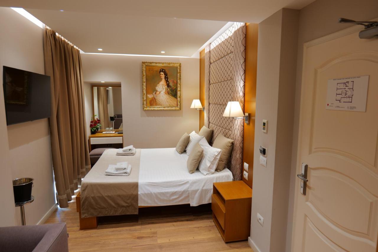 Hotel Queen Selitë e Vogël Dış mekan fotoğraf