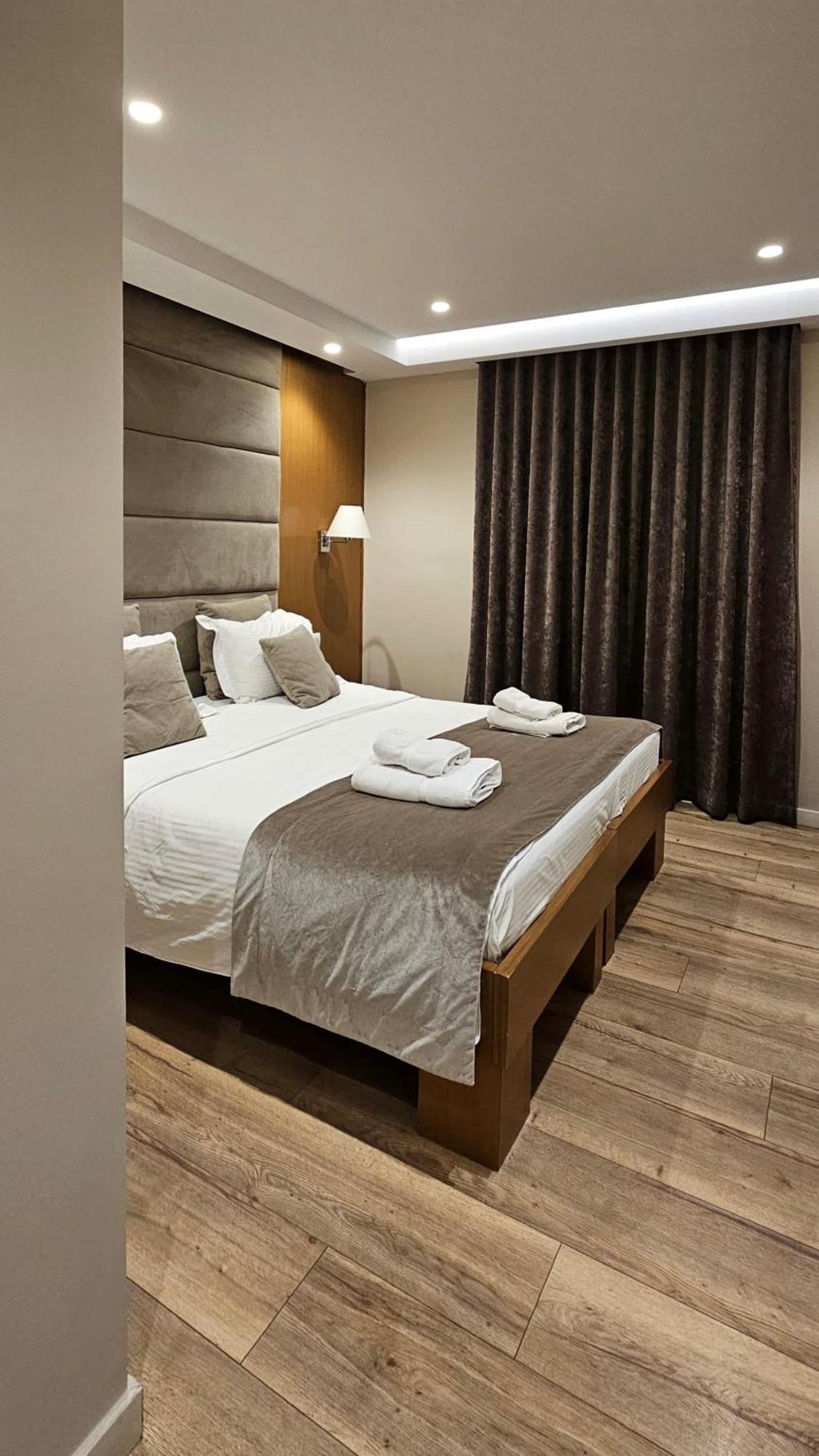 Hotel Queen Selitë e Vogël Dış mekan fotoğraf