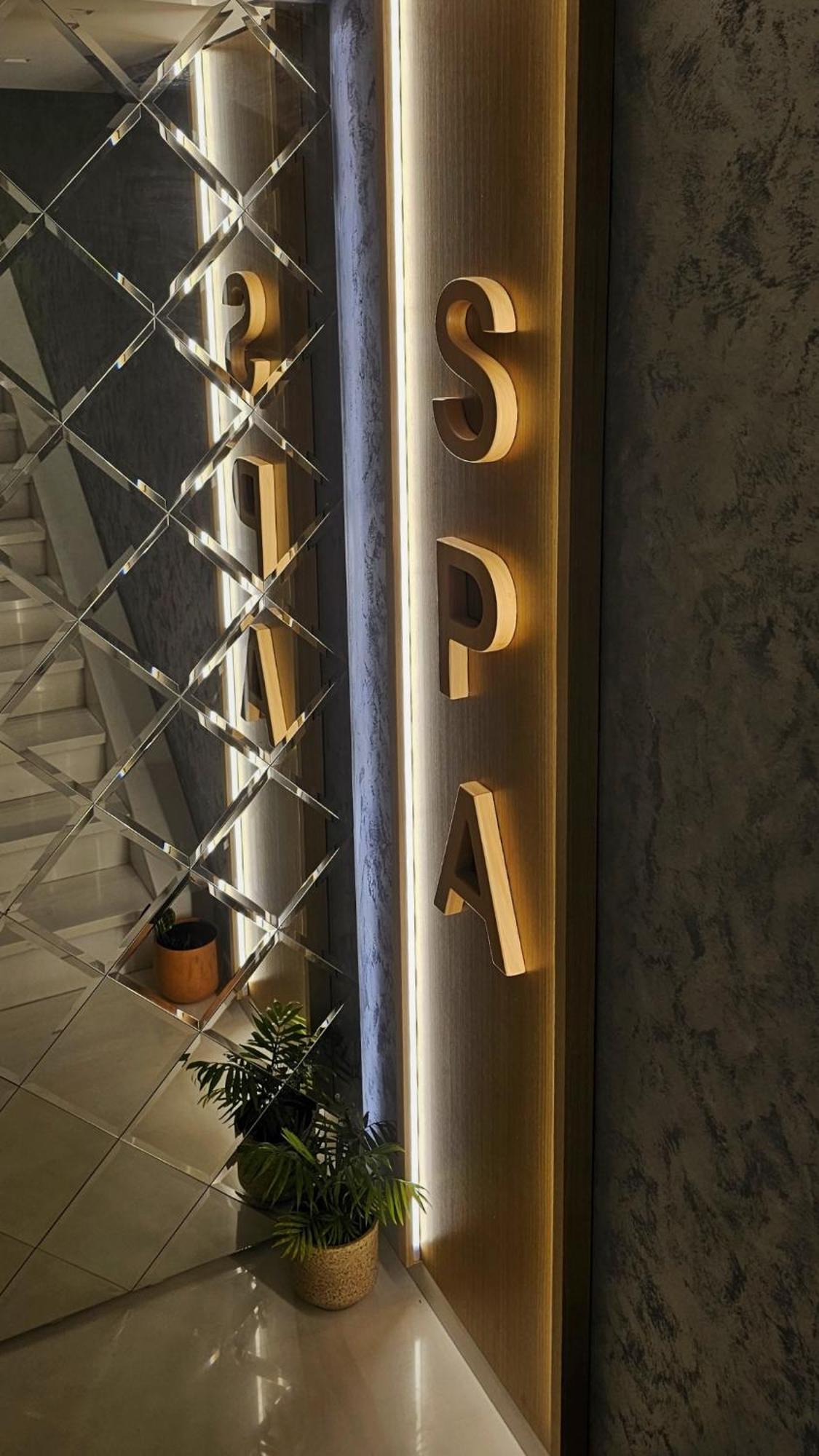 Hotel Queen Selitë e Vogël Dış mekan fotoğraf