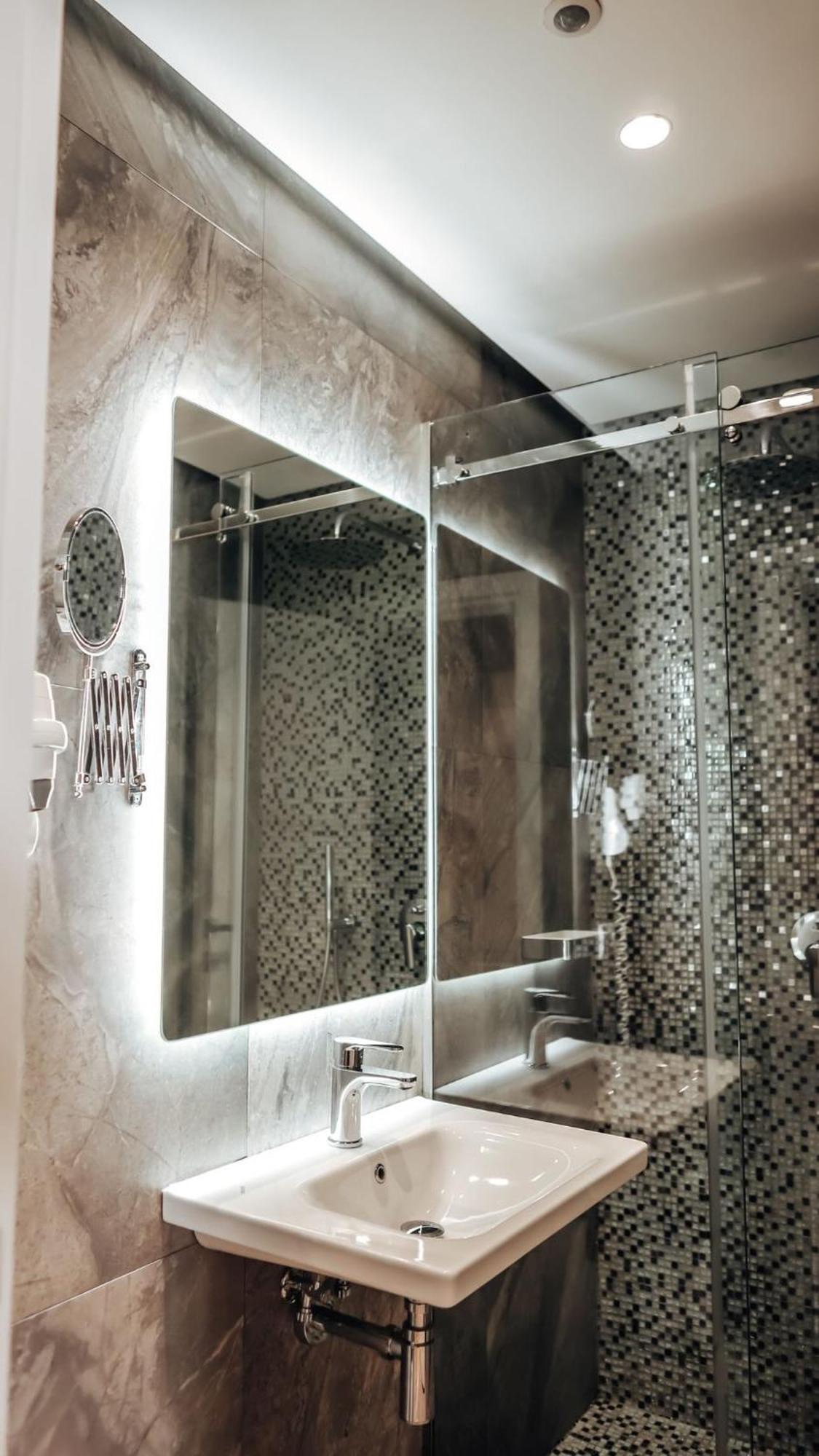 Hotel Queen Selitë e Vogël Dış mekan fotoğraf