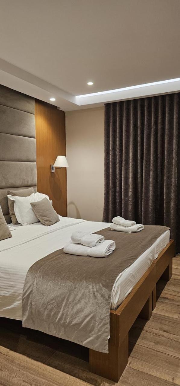 Hotel Queen Selitë e Vogël Dış mekan fotoğraf