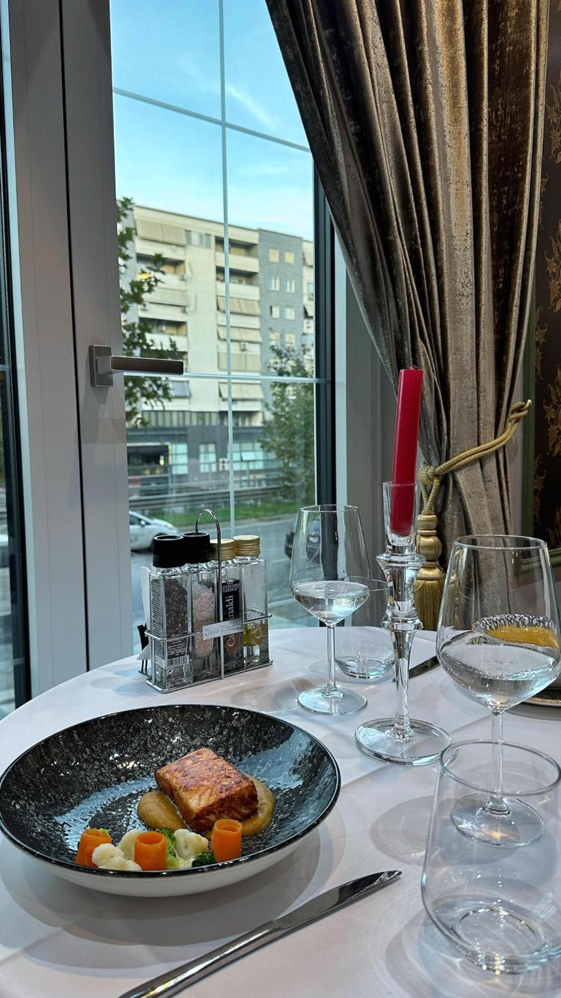 Hotel Queen Selitë e Vogël Dış mekan fotoğraf